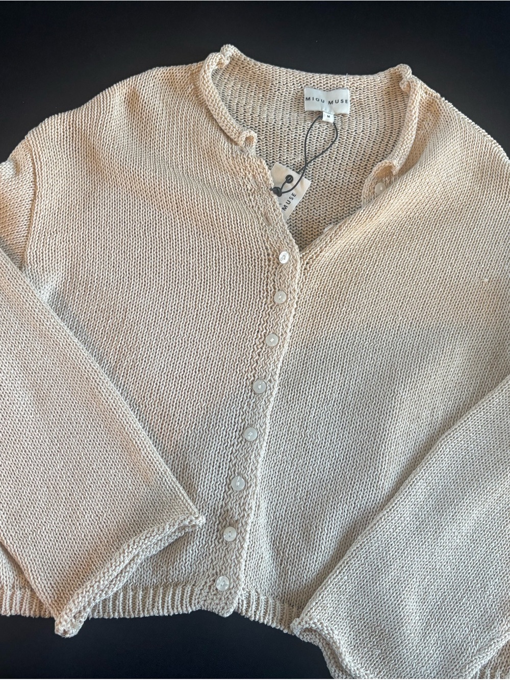 Miou Muse Wyatt
Vanilla Oat Woven Knit
Buttoned Cardigan